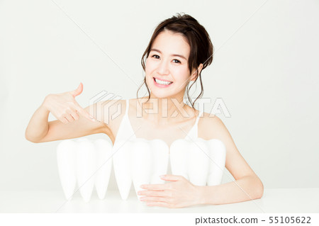 牙齒美白口腔護理美容女性年輕女士美容 55105622