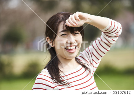 Woman     55107612