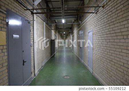 Corridor in an industrial premises 55109212