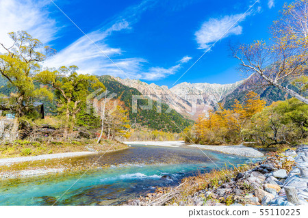 Fall Kamikochi morning [Nagano Prefecture] 55110225