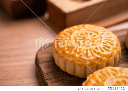 Mid Autumn Festival Moon Cake Geppei Stock Photo 55112412 Pixta