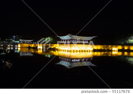 慶州Anseongji宮殿美好的夜視圖 55117678