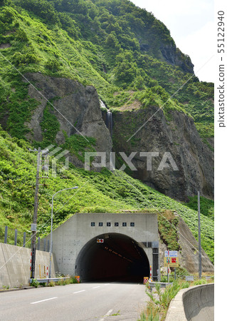 拍攝北海道北海道石屏隧道的夏日風景 55122940