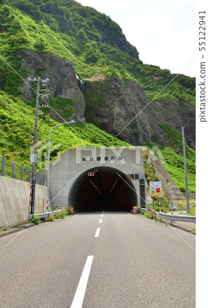 拍攝北海道北海道石屏隧道的夏日風景 55122941