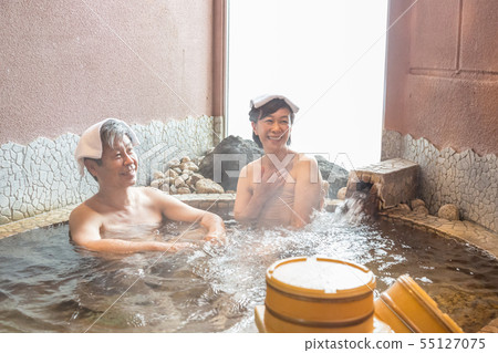 Hot spring travel Couple travel Hot spring bathing scene Hot spring travel Couple travel Hot spring bathing scene 55127075
