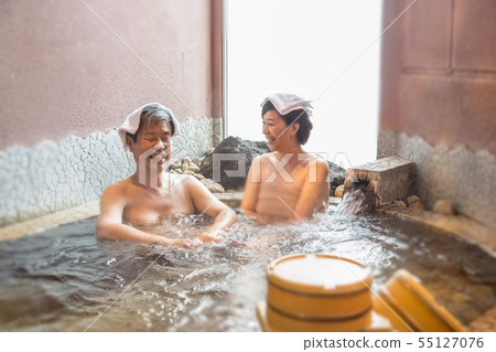 溫泉旅行夫婦旅行溫泉沐浴場面 55127076