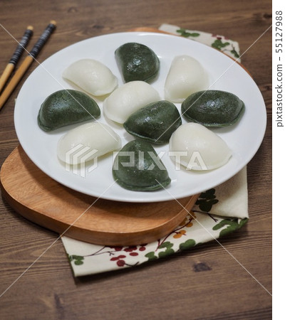 Korean traditional food Songpyeon, Hangwa 55127988