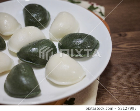 Korean traditional food Songpyeon, Hangwa 55127995