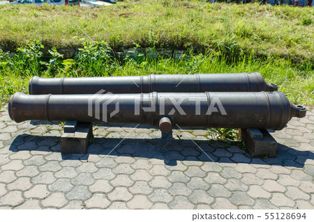 Old guns on wheels in 1812. Artillery fortress Old guns on wheels in 1812. Artillery fortress 55128694