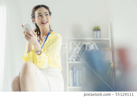 OL Office Makeup 55129111