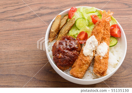 Hamburger and shrimp fried salmon Hamburger and shrimp fried salmon 55135130