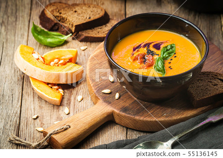 Pumpkin and carrot soup 55136145