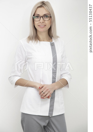 girl doctor with glasses 55138437