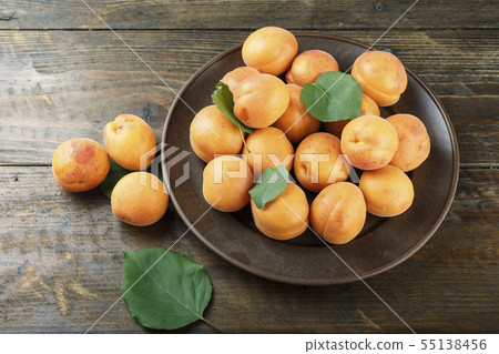 Delicious ripe apricots 55138456