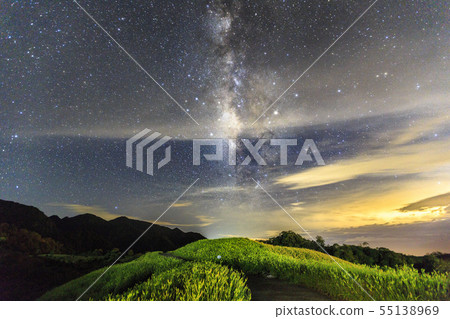 Milky way in Lioushihdan mountain 55138969