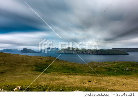 Spectacular long exposure view of Feroe Islands 55142121