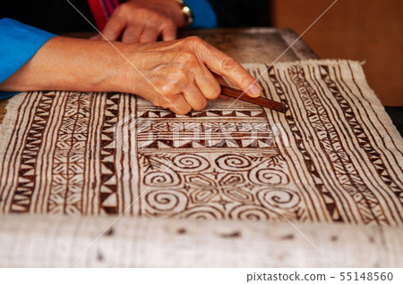 Laotian woman do Batik fabric painting Laotian woman do Batik fabric painting 55148560
