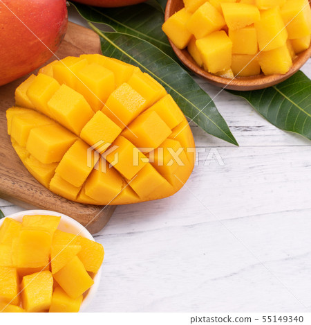 Fresh mango cubes Mango cut Mango 55149340