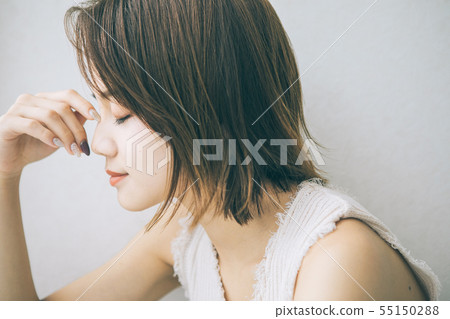 年輕女子髮型圖片 年輕女子髮型圖片 55150288