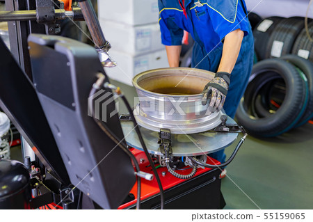 Tire replacement work Car One box car Tire replacement work Car One box car 55159065