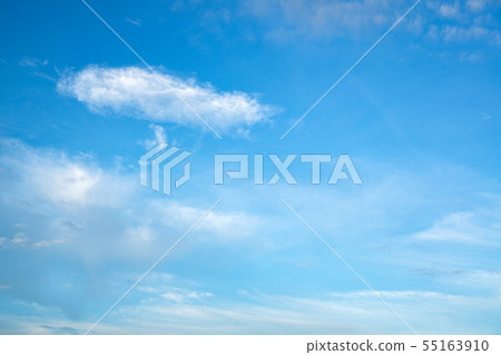 Blue sky and white puffy clouds Blue sky and white puffy clouds 55163910
