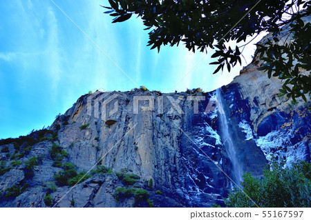 Bridal veil waterfall 55167597