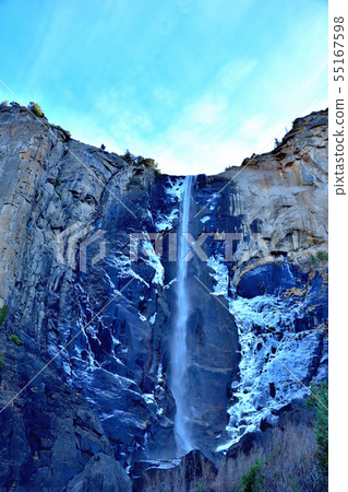 Bridal veil waterfall 55167598