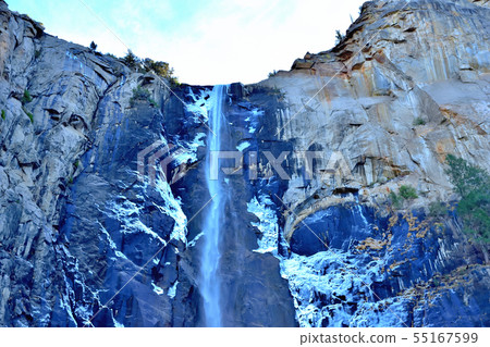 Bridal veil waterfall 55167599