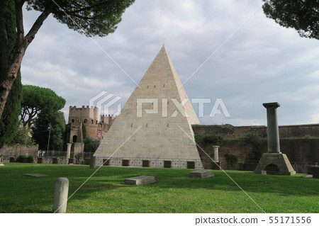 Ancient Roman pyramid in Rome Tomb of Caius Kestius 55171556