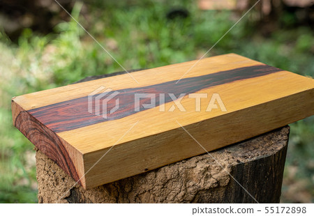 Wood logs of Burmese rosewood Wood logs of Burmese rosewood 55172898