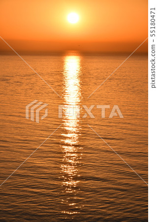 Alicante, Spain, sunrise over the Mediterranean Alicante, Spain, sunrise over the Mediterranean 55180471