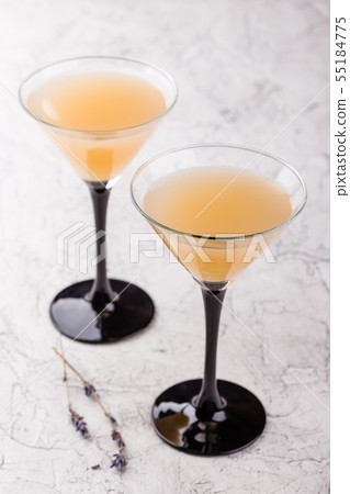 Two glasses with a cocktail martini 55184775