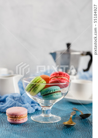Different types of macaroons 55184927
