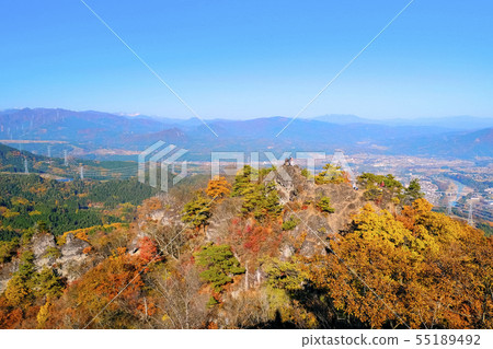 在秋天的岩山 在秋天的岩山 55189492