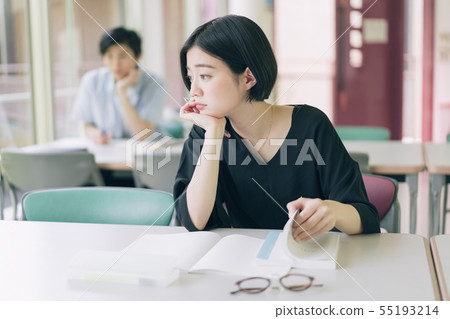 女大學生學習攝影合作:Keisen Jogakuen大學 女大學生學習攝影合作:Keisen Jogakuen大學 55193214