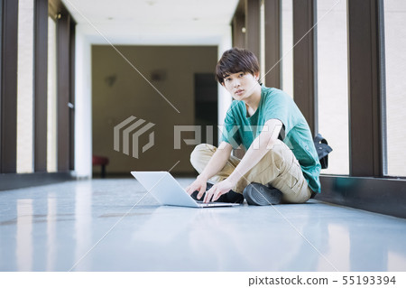 男大學生電腦攝影合作:Keisen Jogakuen大學 男大學生電腦攝影合作:Keisen Jogakuen大學 55193394