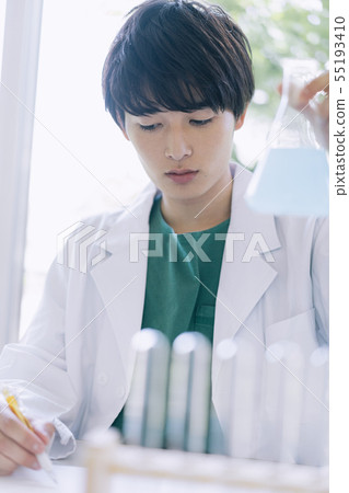 Male university student white coat photography cooperation: Keisen Jogakuen University 55193410