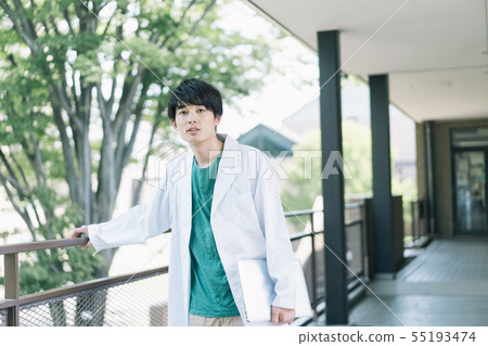 男大學生白大衣攝影合作:Keisen Jogakuen大學 男大學生白大衣攝影合作:Keisen Jogakuen大學 55193474