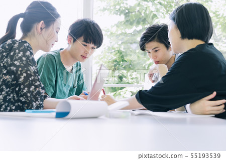 男女大學生學習攝影合作：Keisen Jogakuen大學 55193539