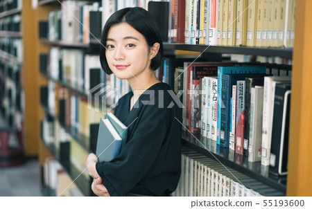 Female university student library library photography cooperation: Keisen Jogakuen University 55193600