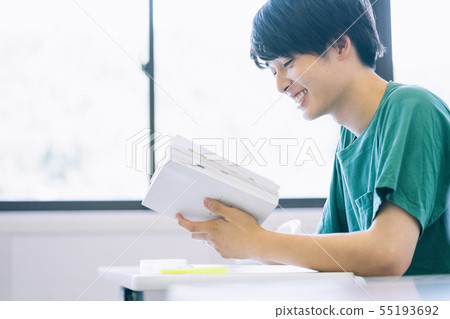 Male university student study photography cooperation: Keisen Jogakuen University 55193692