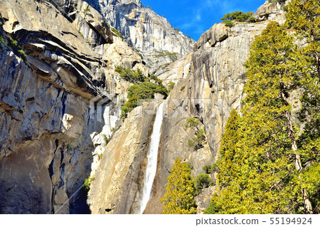 Yosemite Falls, the world's fifth tallest in the world 55194924
