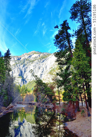 Yosemite Falls, the world's fifth tallest in the world Yosemite Falls, the world's fifth tallest in the world 55195186