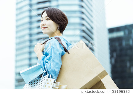 Woman shopping shopping 55196583