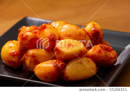 大蒜泡菜(味噌和味噌)。 大蒜泡菜(味噌和味噌)。 55206351