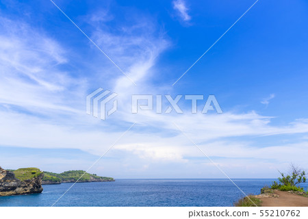 sky blue ocean Nusa Penida, Bali island, Indonesia sky blue ocean Nusa Penida, Bali island, Indonesia 55210762