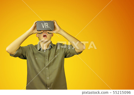 Man uses VR Man uses VR 55215096