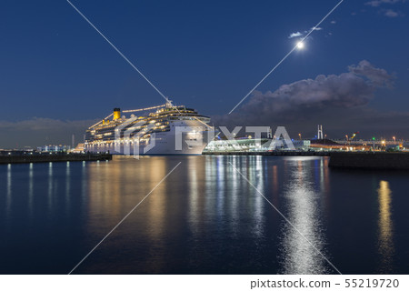 Passenger ship and full moon anchored at Osan Bridge Passenger ship and full moon anchored at Osan Bridge 55219720