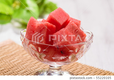 Cut watermelon 55220105