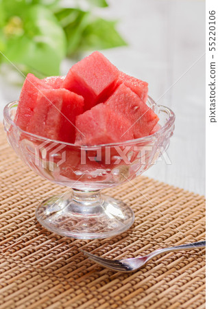 Cut watermelon 55220106